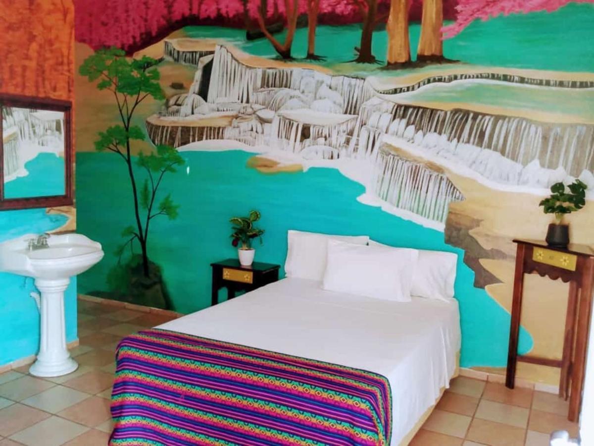 Hotel Esmeralda Тампико Екстериор снимка